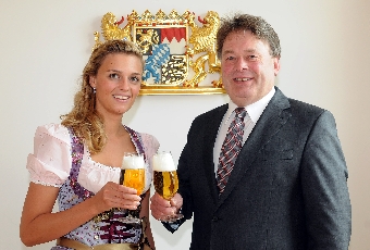 Barbara Stadler - Bierkönigin 2011