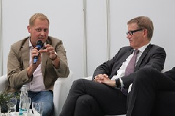 Landwirt Michael Kühling (links) und Dr. Jürgen Buchwald beim Fachforum Digitalisierung in der Landwirtschaft  (c) A. Wiebe - MeLa-Presseteam